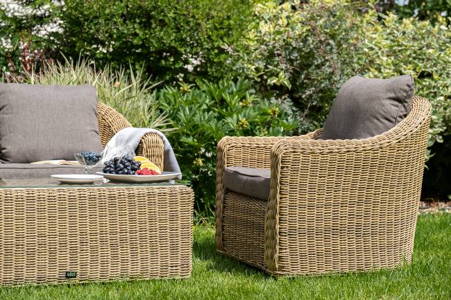 "Кон Панна" столик журнальный из искусственного ротанга, цвет соломенный "Кон Панна" столик журнальный из искусственного ротанга, цвет соломенный