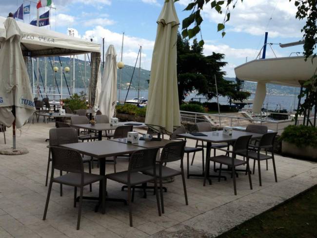 Стул пластиковый Bora Bistrot антрацит 490х540х830 мм